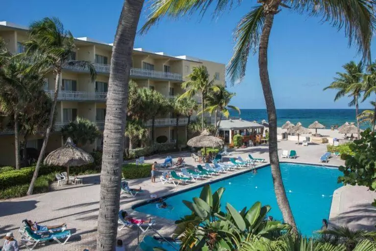 Days Hotel by Wyndham Thunderbird Beach Resort